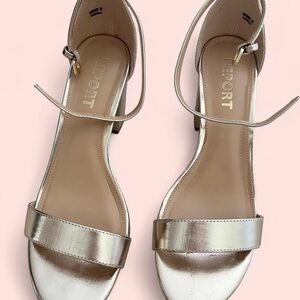 Report Gold Sandals Metallic Finish